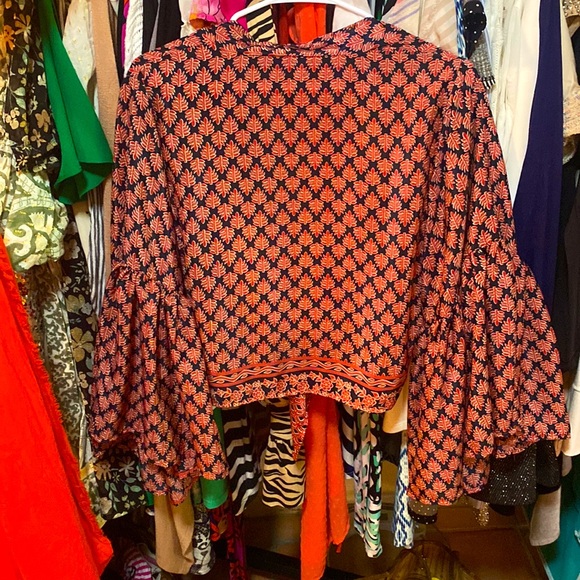 Cute tie top with big ruffle sleeves silk fabric - Picture 4 of 4